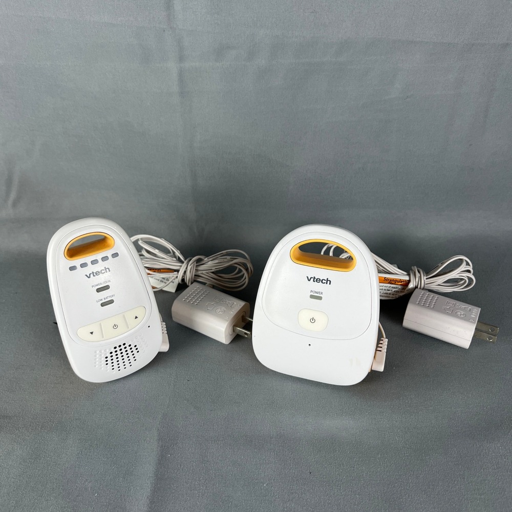 VTech Digital Audio Baby Monitor Baby Unit DM111 BU / Parent Unit DM111 PU White